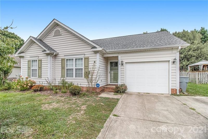 9314 Broken Pine Ln, Charlotte, NC 28269