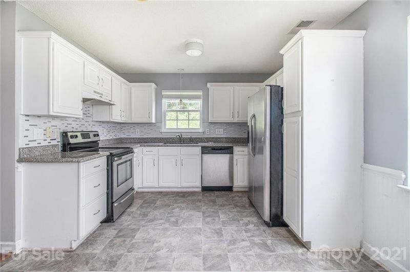9314 Broken Pine Ln, Charlotte, NC 28269