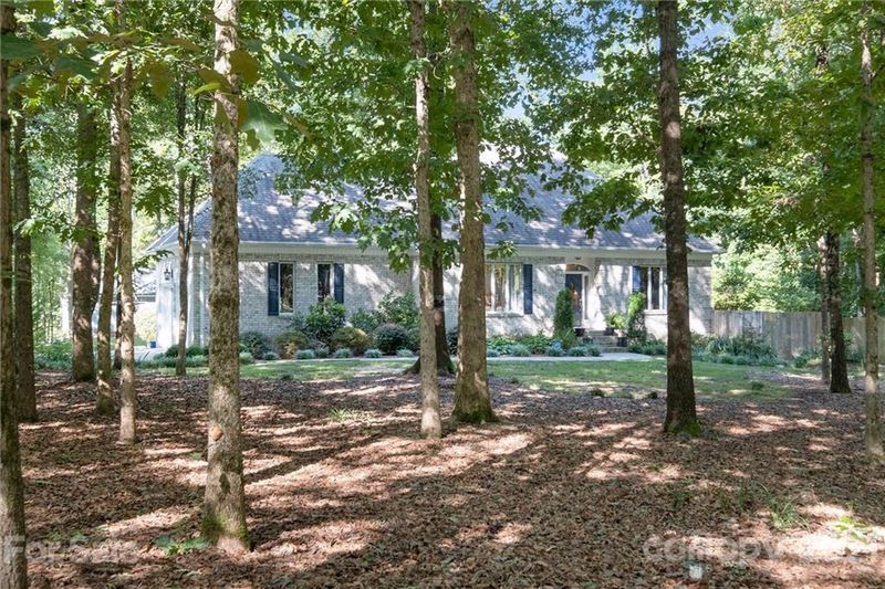 2222 E Providence Dr, Charlotte, NC 28270