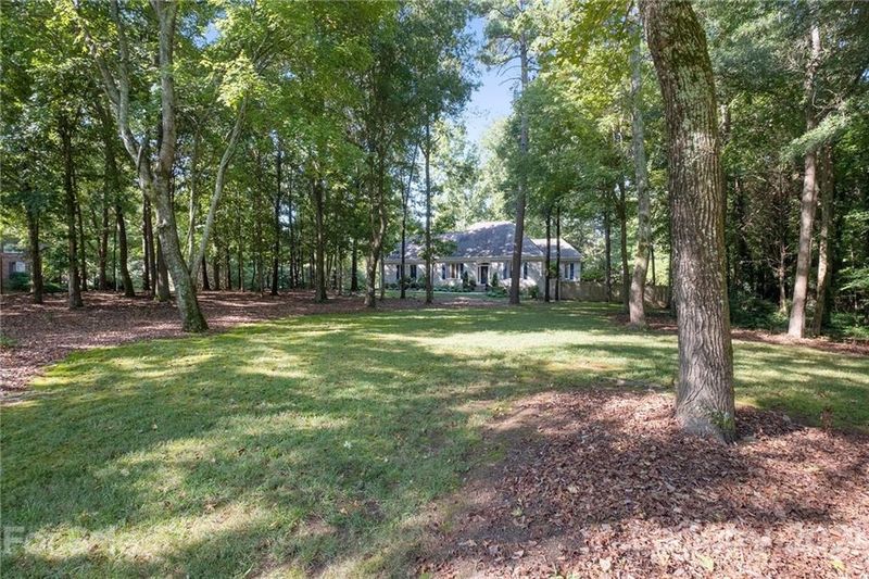 2222 E Providence Dr, Charlotte, NC 28270