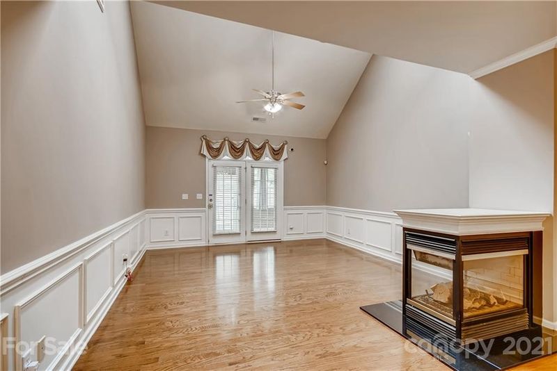 9809 Hanberry Blvd, Charlotte, NC 28213