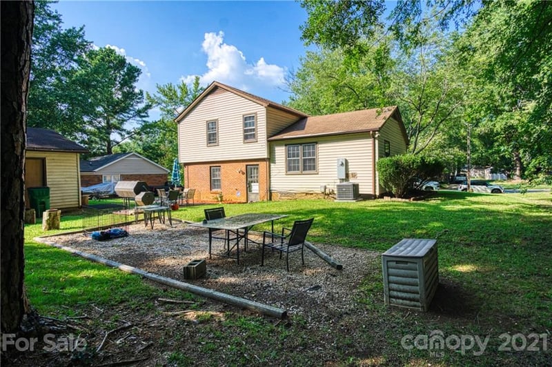 6222 Bonnybrook Ln, Charlotte, NC 28212