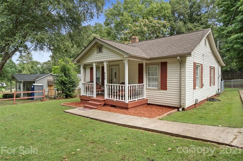 404 High St, Lowell, NC 28098