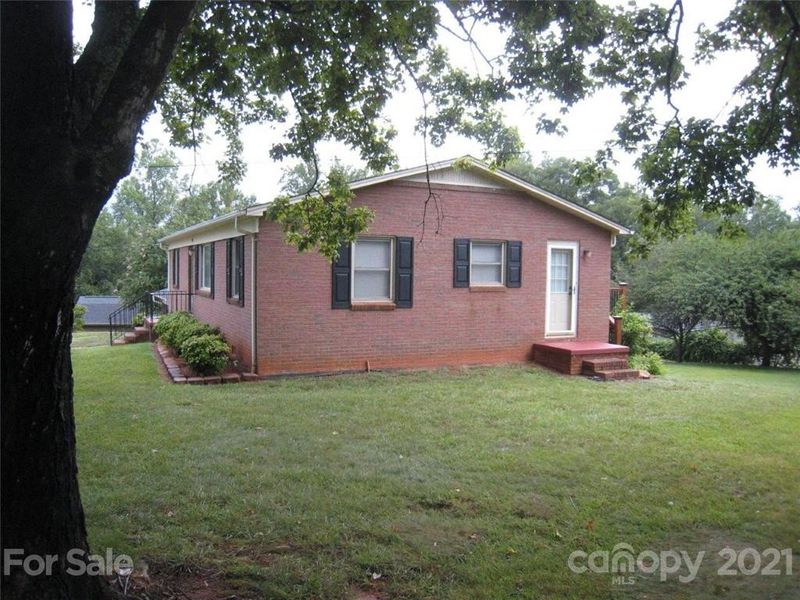 1475 23rd St SW, Hickory, NC 28602