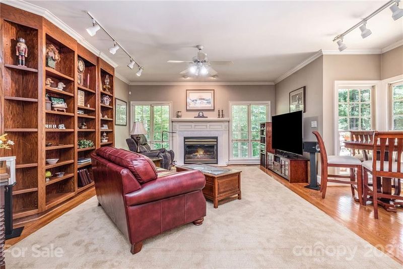 3841 Denmeade Dr, Charlotte, NC 28269