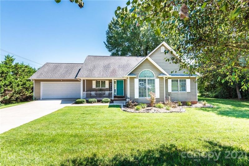 2016 Picnic Dr, Newton, NC 28658