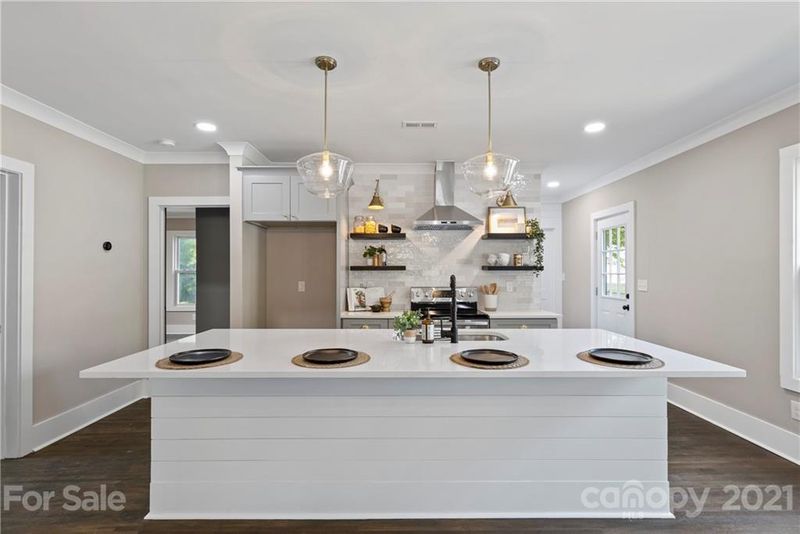 329 Sylvania Ave, Charlotte, NC 28206