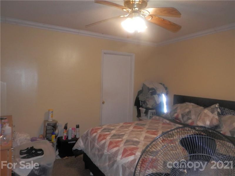1546 Westdale Dr, Charlotte, NC 28208