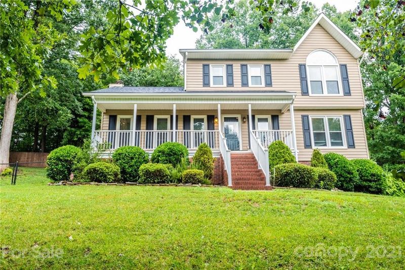 4199 Hemingway Dr, Hickory, NC 28601