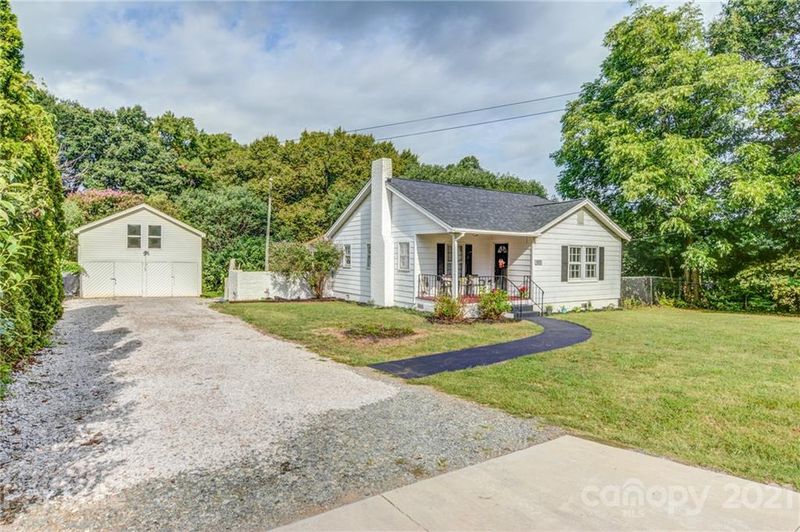 303 Lowell Ave, Cramerton, NC 28032