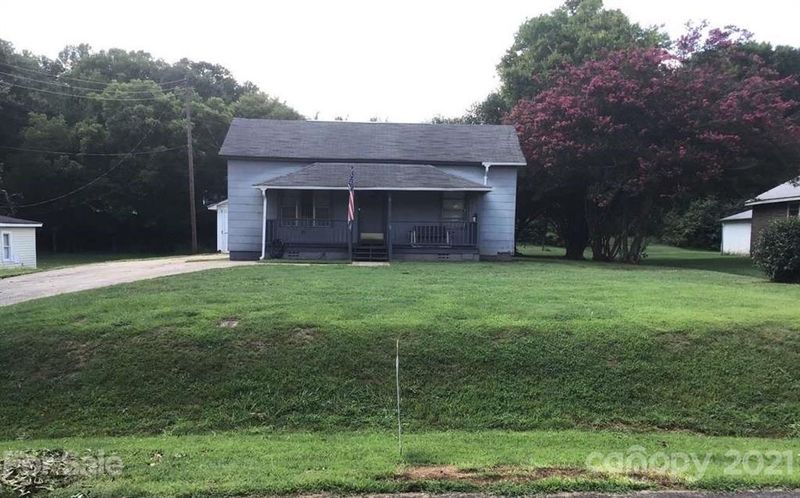 208 Howard St, Mount Holly, NC 28120