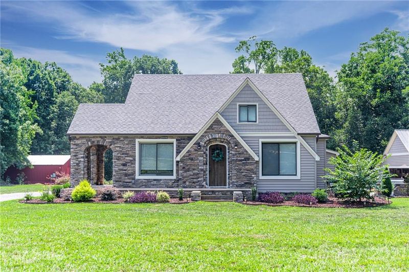 6881 Tuckaseegee Rd, Kannapolis, NC 28081