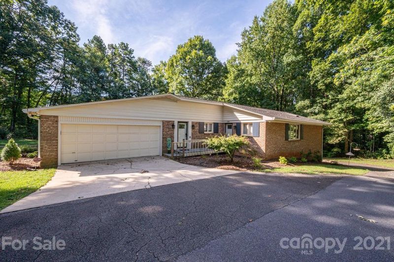 1120 Timberlane Dr, Lincolnton, NC 28092