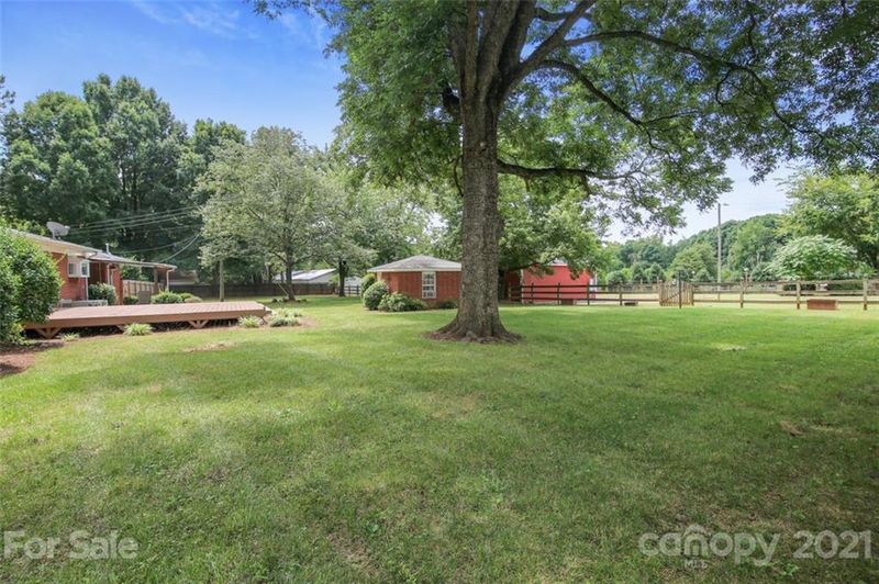 6532 Potter Rd, Matthews, NC 28104