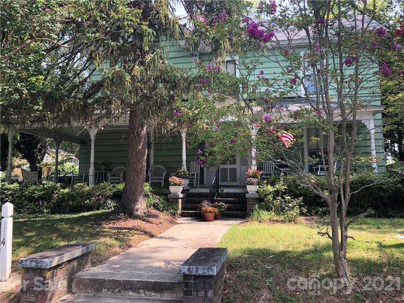 114 N Oak St, Lincolnton, NC 28092