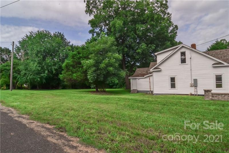 303 Webb St, Dallas, NC 28034