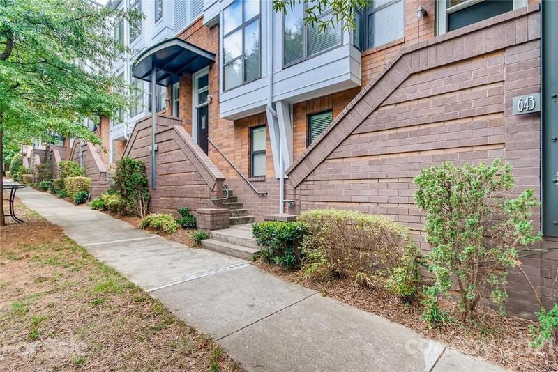 643 10th St, Charlotte, NC 28202
