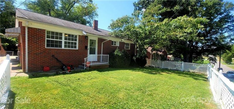 437 Brevard St, Statesville, NC 28677