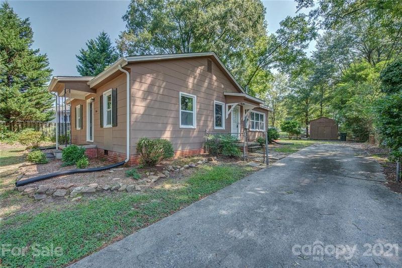 804 Dogwood Dr, Gastonia, NC 28054