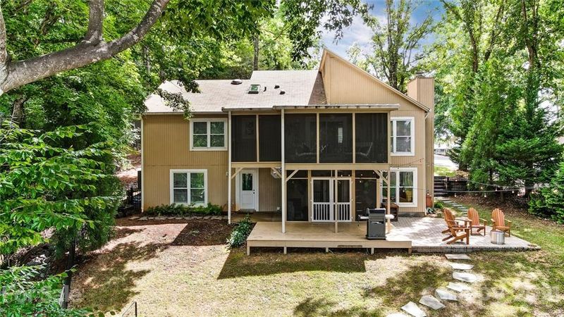 2085 Marquesas Ave, Tega Cay, SC 29708