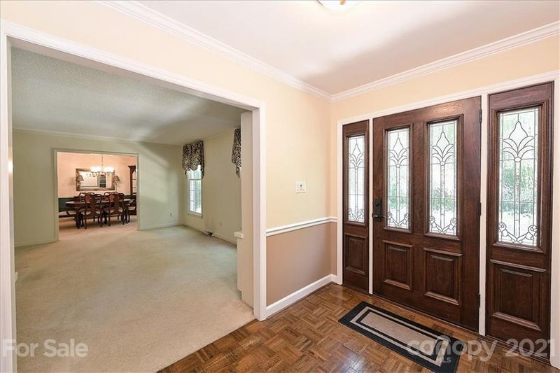 2541 Robin Hill Dr, Charlotte, NC 28210