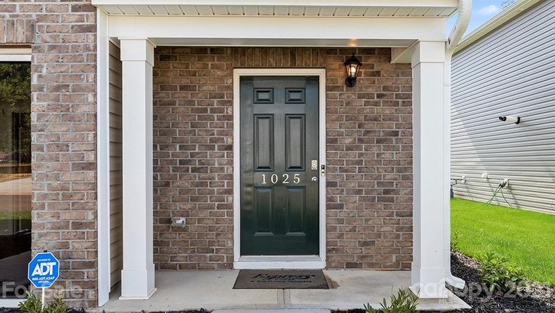 247 Final Stretch Ln, Clover, SC 29710