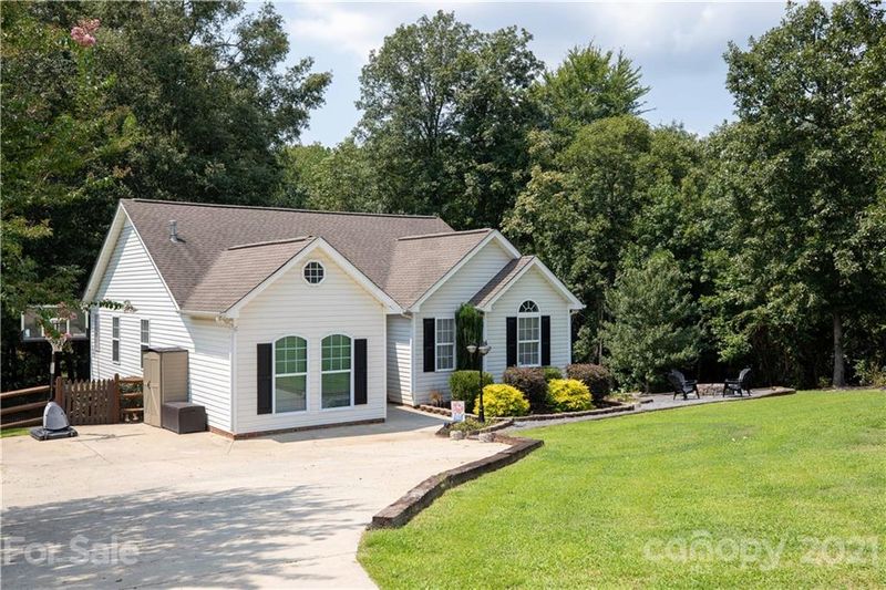 6008 Castle Pines Dr, Rock Hill, SC 29730