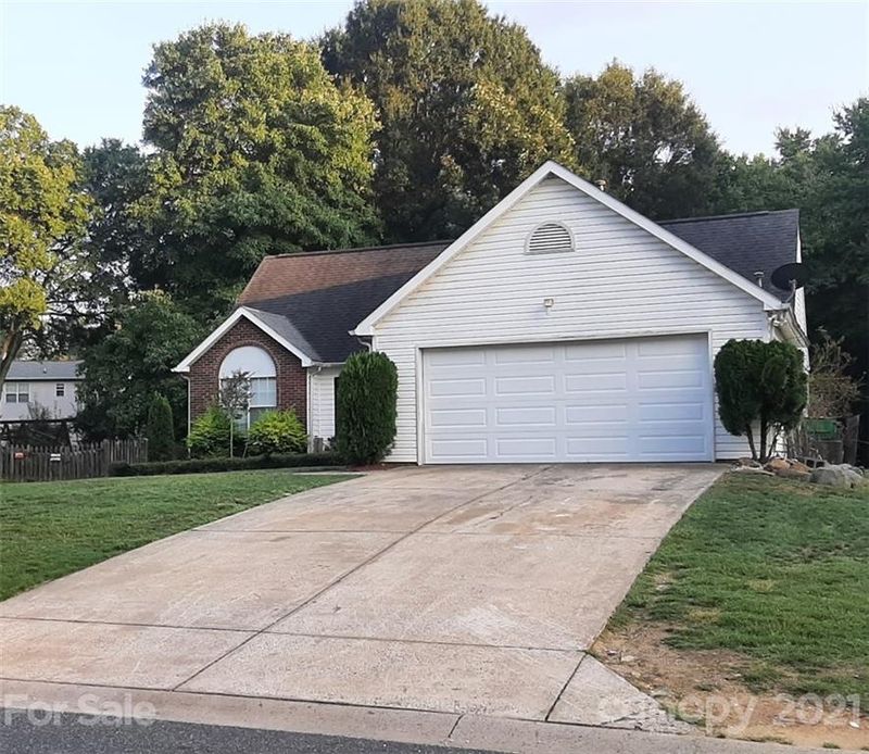 2222 Sloan Dr, Charlotte, NC 28208