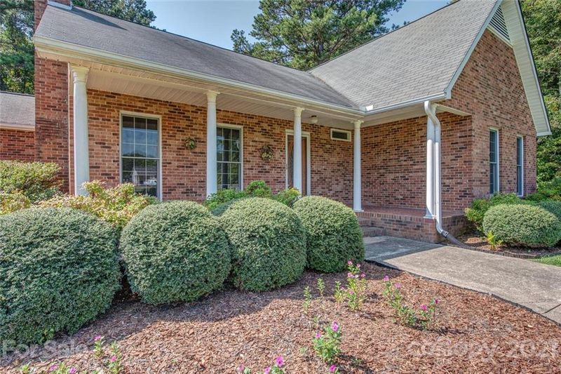 128 Thornburg Rd, Dallas, NC 28034