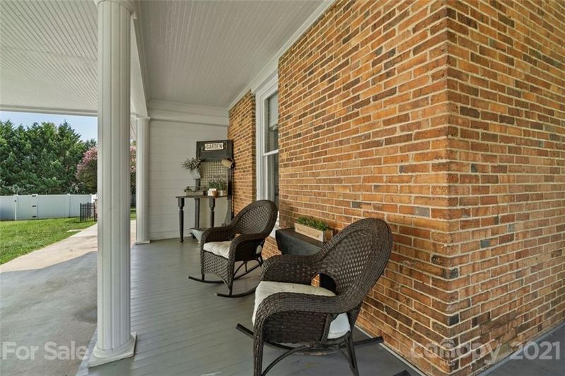 310 N Flint St, Lincolnton, NC 28092
