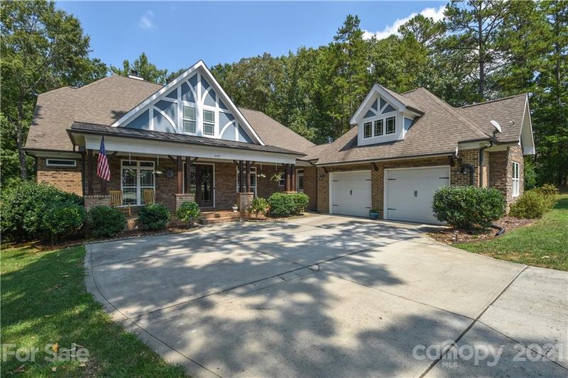 690 Arrow Point Ln, Davidson, NC 28036