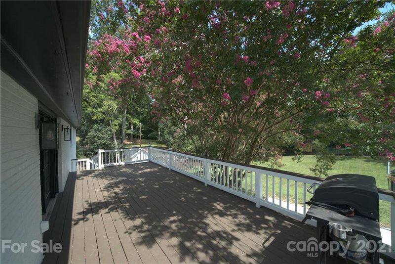 6937 Folger Dr, Charlotte, NC 28270