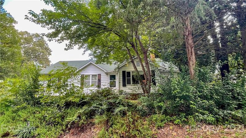 149 White St, Concord, NC 28027
