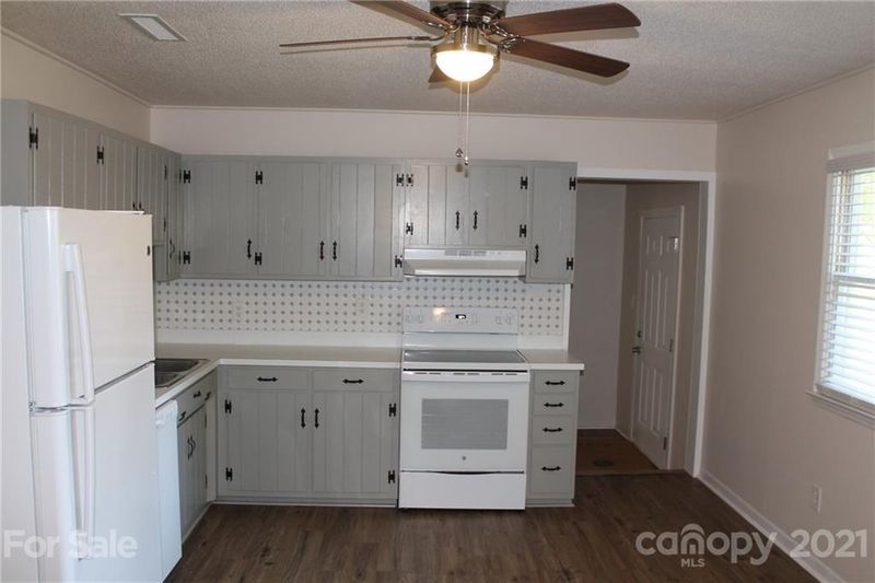 795 Iredell Ave, Mooresville, NC 28115