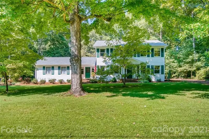 1009 Pierce Ave, Mount Holly, NC 28120