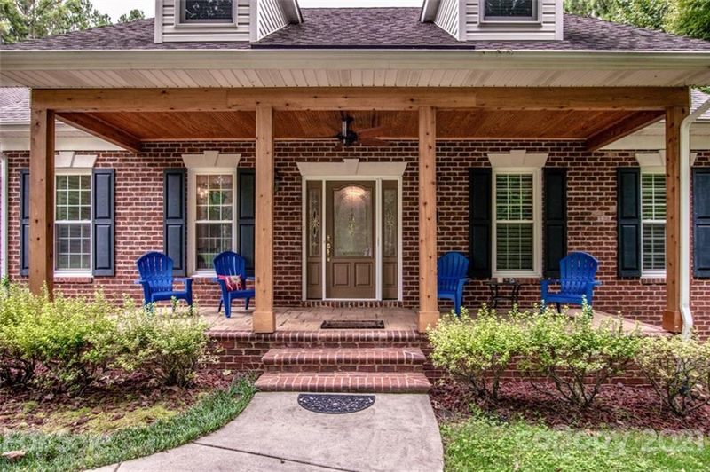 128 Pine Valley Dr, Stanley, NC 28164