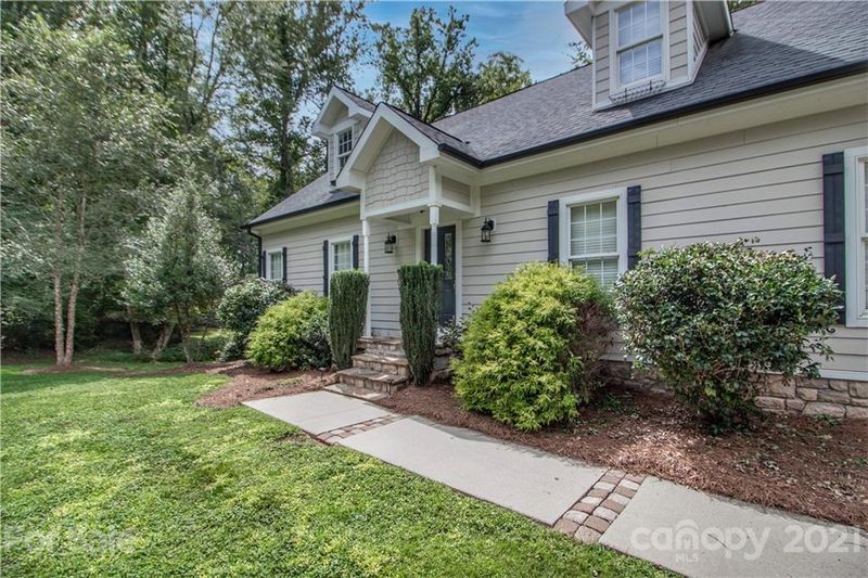 724 Saint Cloud Dr, Statesville, NC 28625