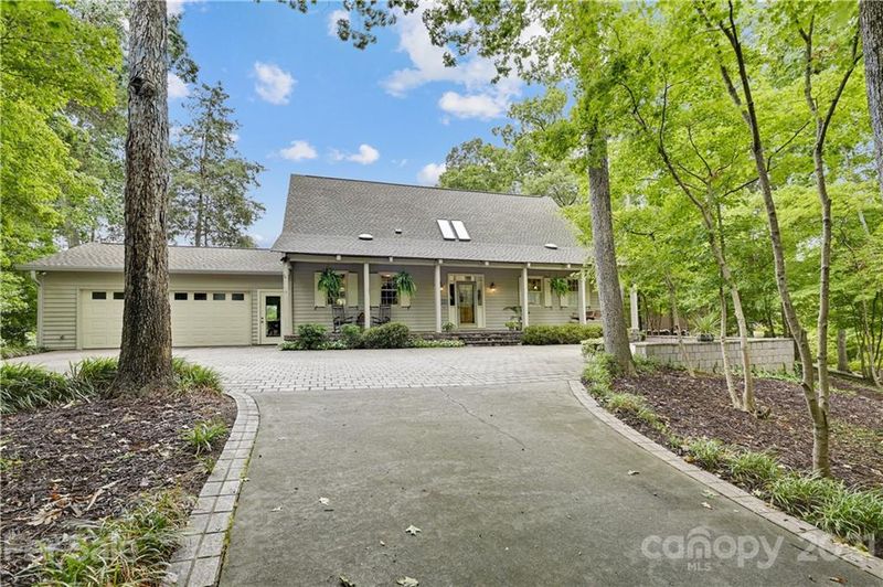 82 Heritage Dr, Clover, SC 29710