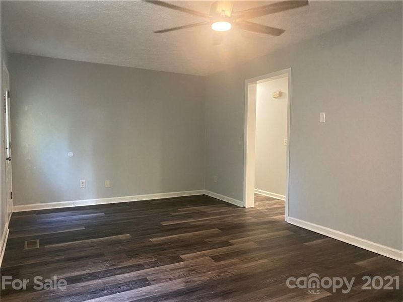 3623 Lake Rd, Charlotte, NC 28269