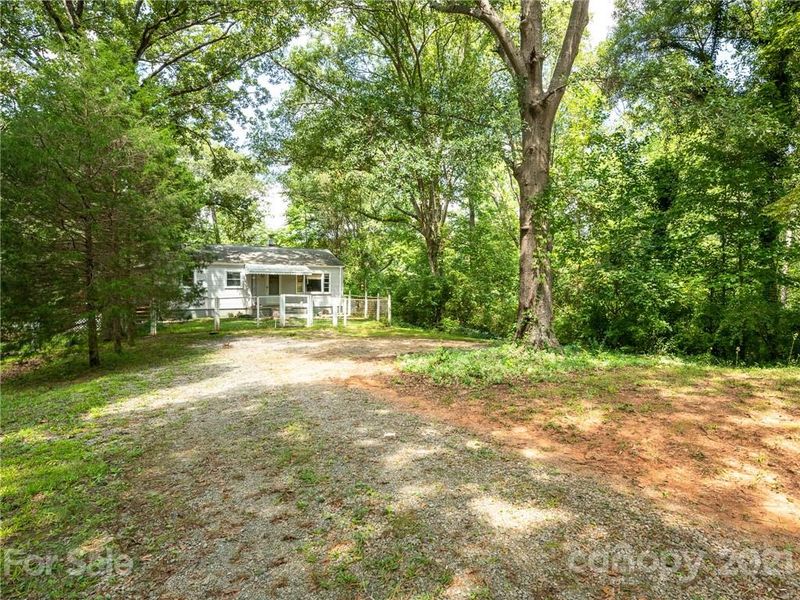 610 Pinhook Loop Rd, Gastonia, NC 28056