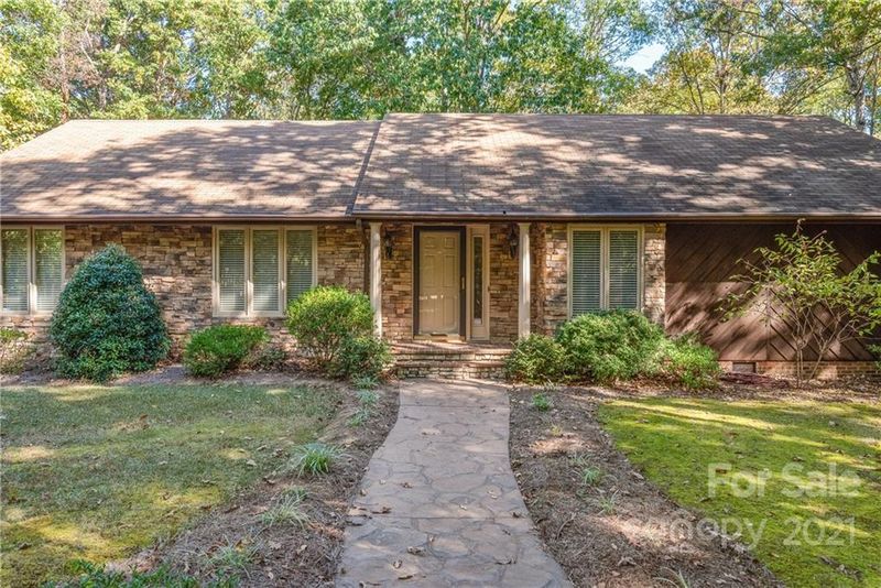 215 Hugh Crocker Rd, Matthews, NC 28104
