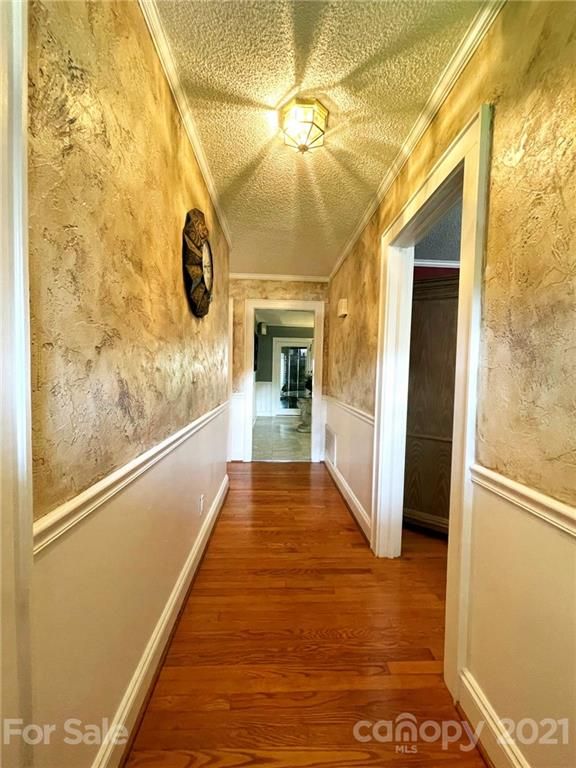 605 2nd Ave NE, Conover, NC 28613