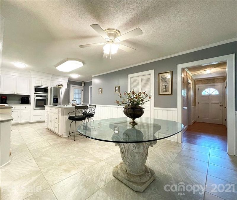 605 2nd Ave NE, Conover, NC 28613