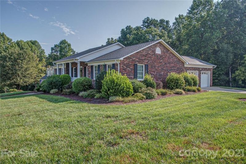 2458 Glenridge Dr, Gastonia, NC 28054