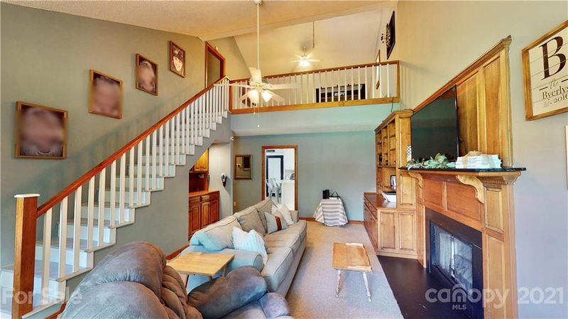 2054 Valley View Ln, Lincolnton, NC 28092
