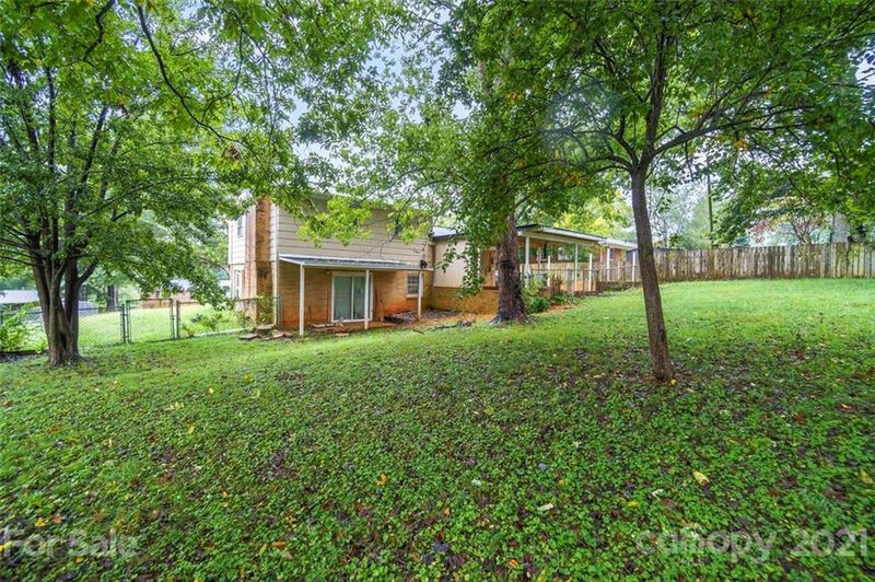 1835 Mountainbrook Dr, Gastonia, NC 28052