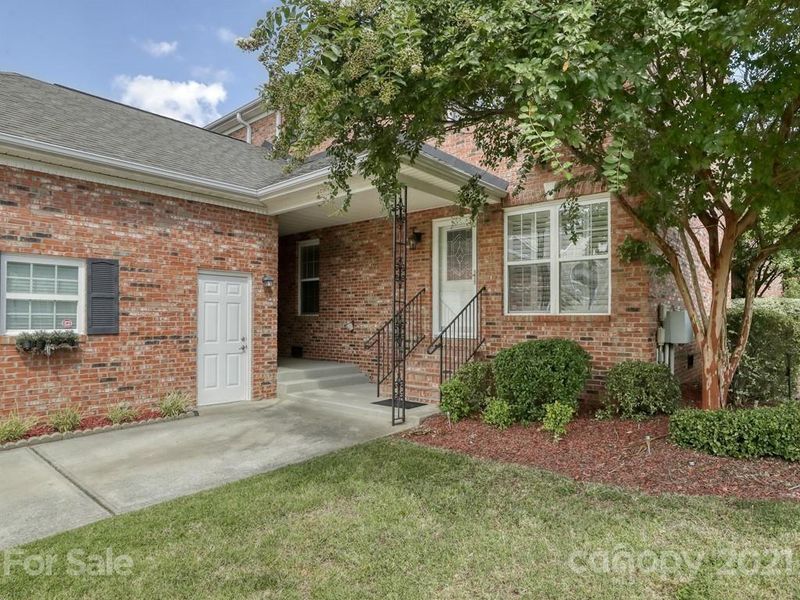 2541 Madeline Meadow Dr, Charlotte, NC 28217