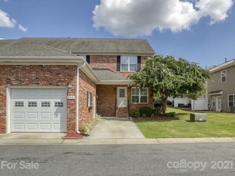2541 Madeline Meadow Dr, Charlotte, NC 28217