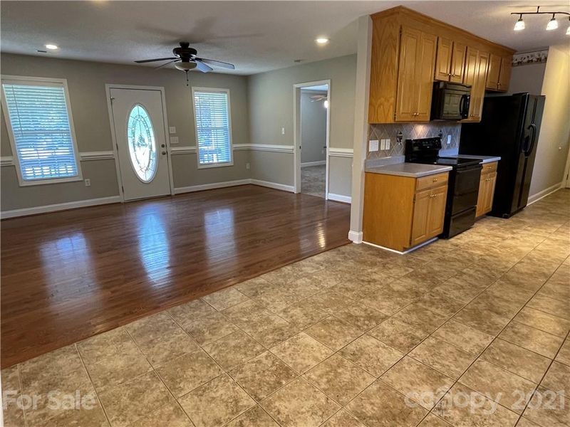 3622 Lee Moore Rd, Maiden, NC 28037