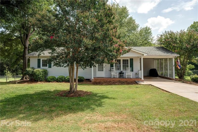 5012 Clearwater Lake Rd, Mount Holly, NC 28120